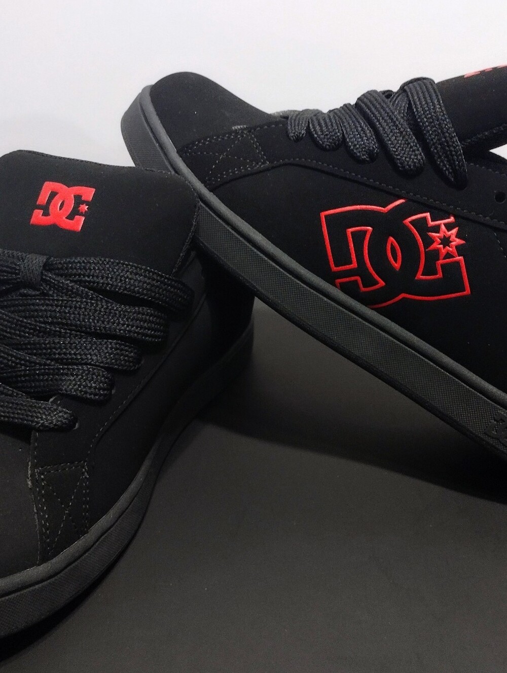 DC Court Graffik Skater Tennis Shoes Men's Size 9